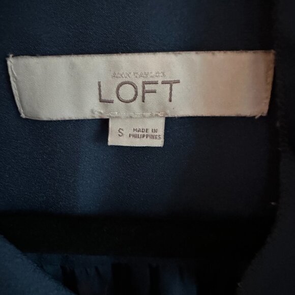 LOFT Women's Blue Sleeveless Tie-Neck Silky Shirt Blouse Top - Size S - Picture 2 of 6